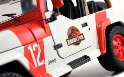 Jurassic World Lisanslı, 1992 Jeep Wrangler 1:24 Ölçek Die Cast Metal Araç, 19 cm - Thumbnail