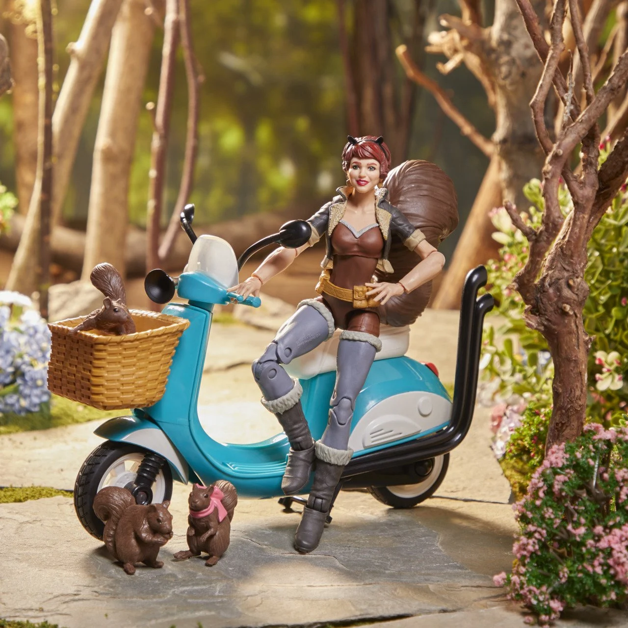 Marvel Legends Squirrel Girl on Scooter Action Figür - Thumbnail